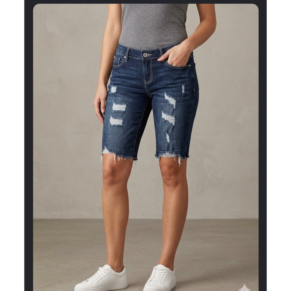 Aritizia Jeans Distressed Bermuda Shorts Dark Wash Frayed Hem Embroidered 11/12